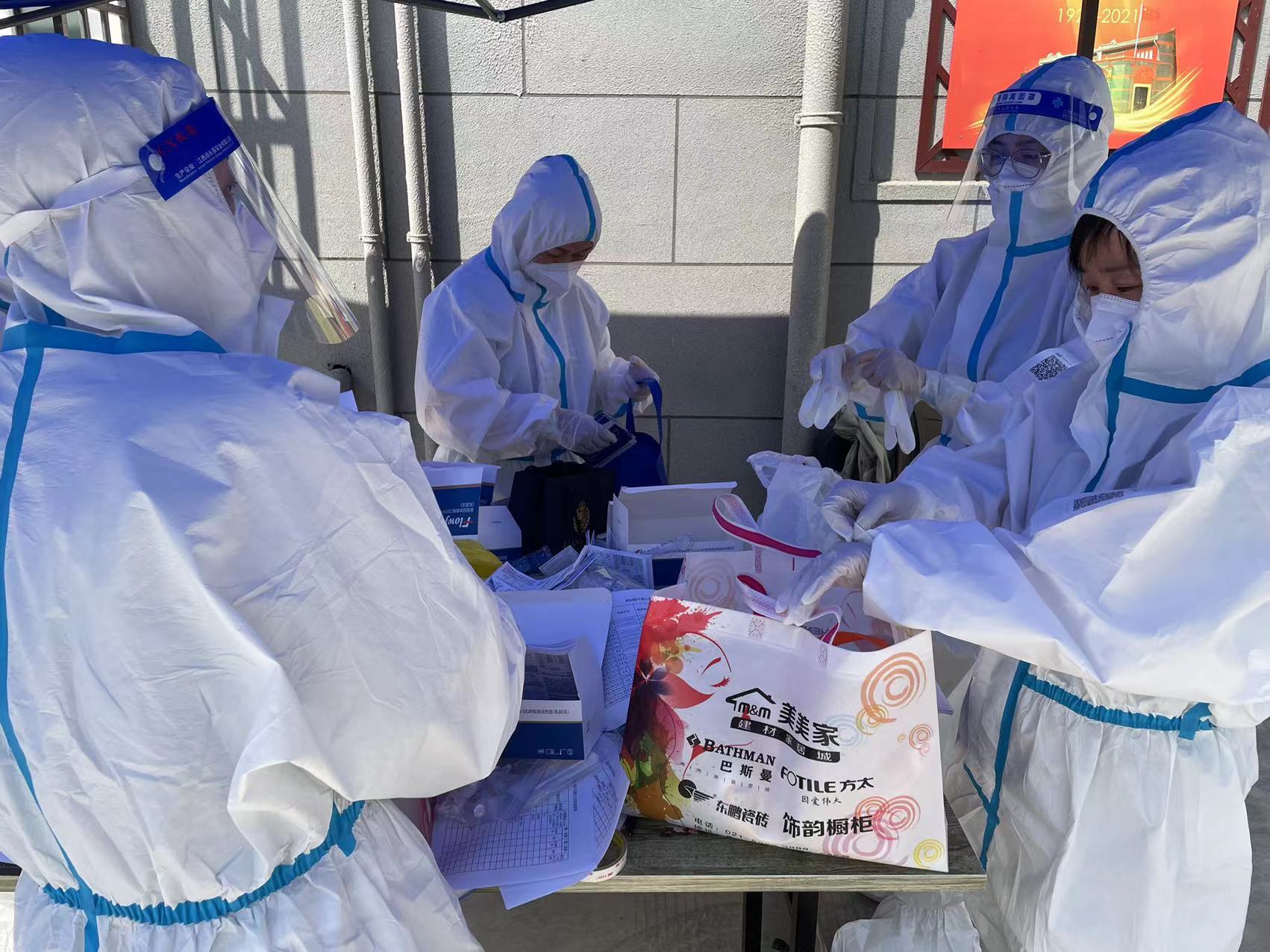 ����ʱ���Լ�����ս���ߡ�һ������ɫ